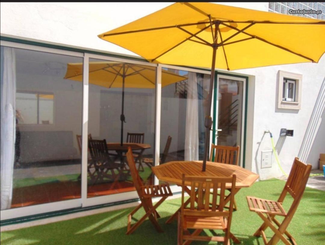 Casinha Res Do Chao Na Nazare Com Quintal E Barbecue Villa Exterior photo